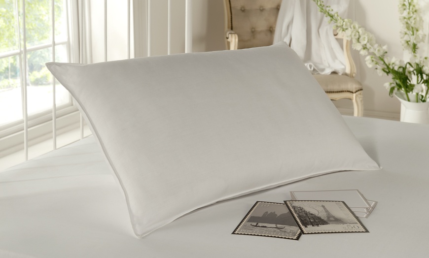 Image 1: Silentnight Memory Foam Pillow