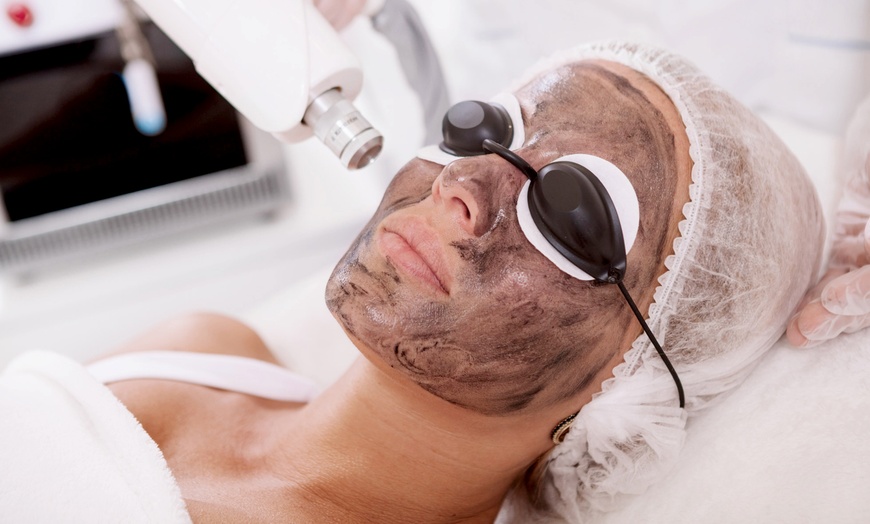 Image 3: Micro Dermabrasion, Hydra Facials, Light Therapy and More