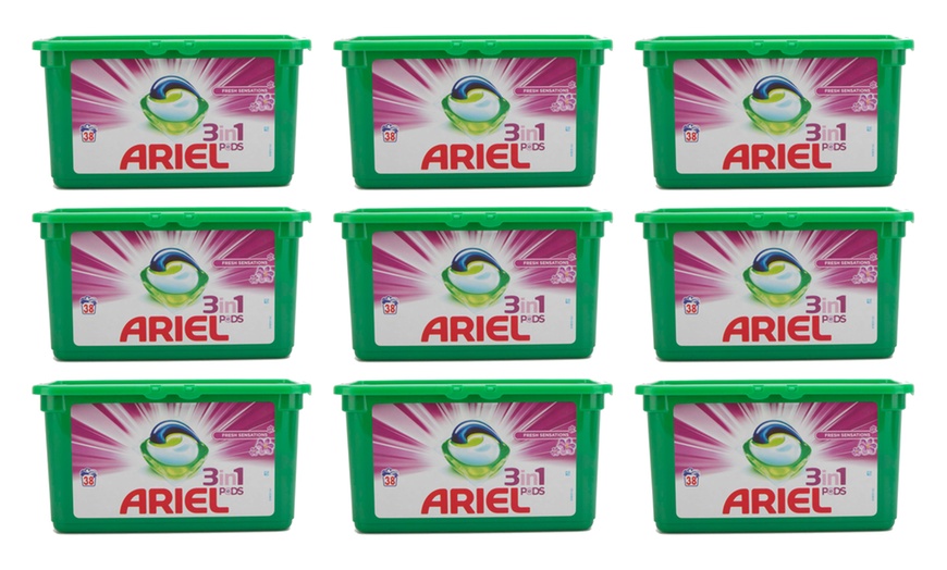 Image 8: Ariel 3-in-1 Washing Pods