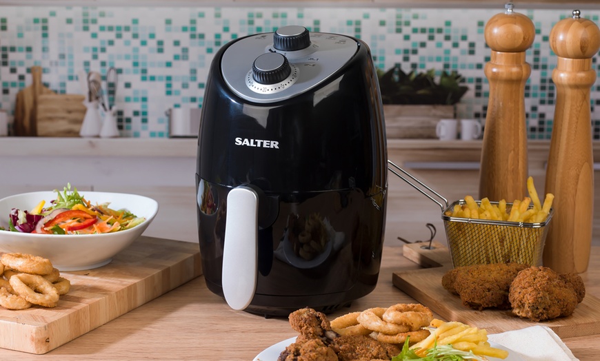 Image 2: Salter Hot Air Fryer with Removable Frying Rack