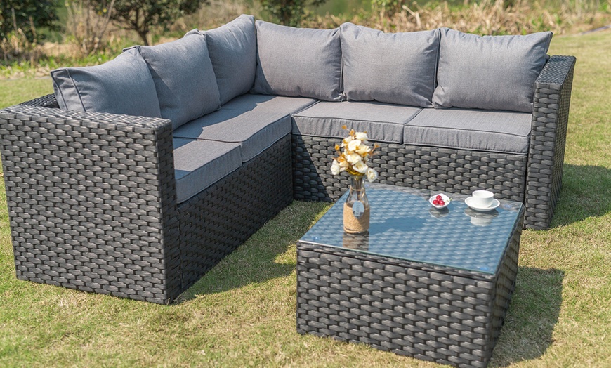 Image 9: Yakoe Five-Seater Rattan Sofa Set