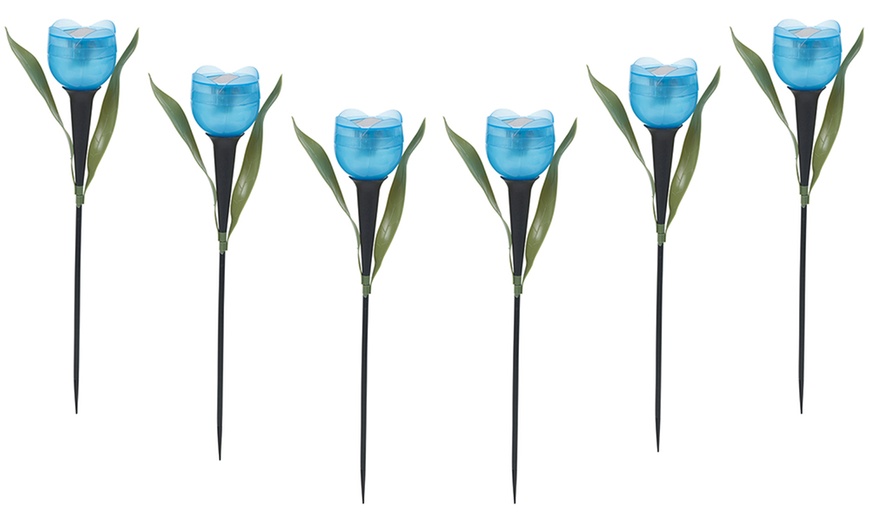 Image 10: Set of 6 or 12 Tulip-Shaped Garden Solar Lights