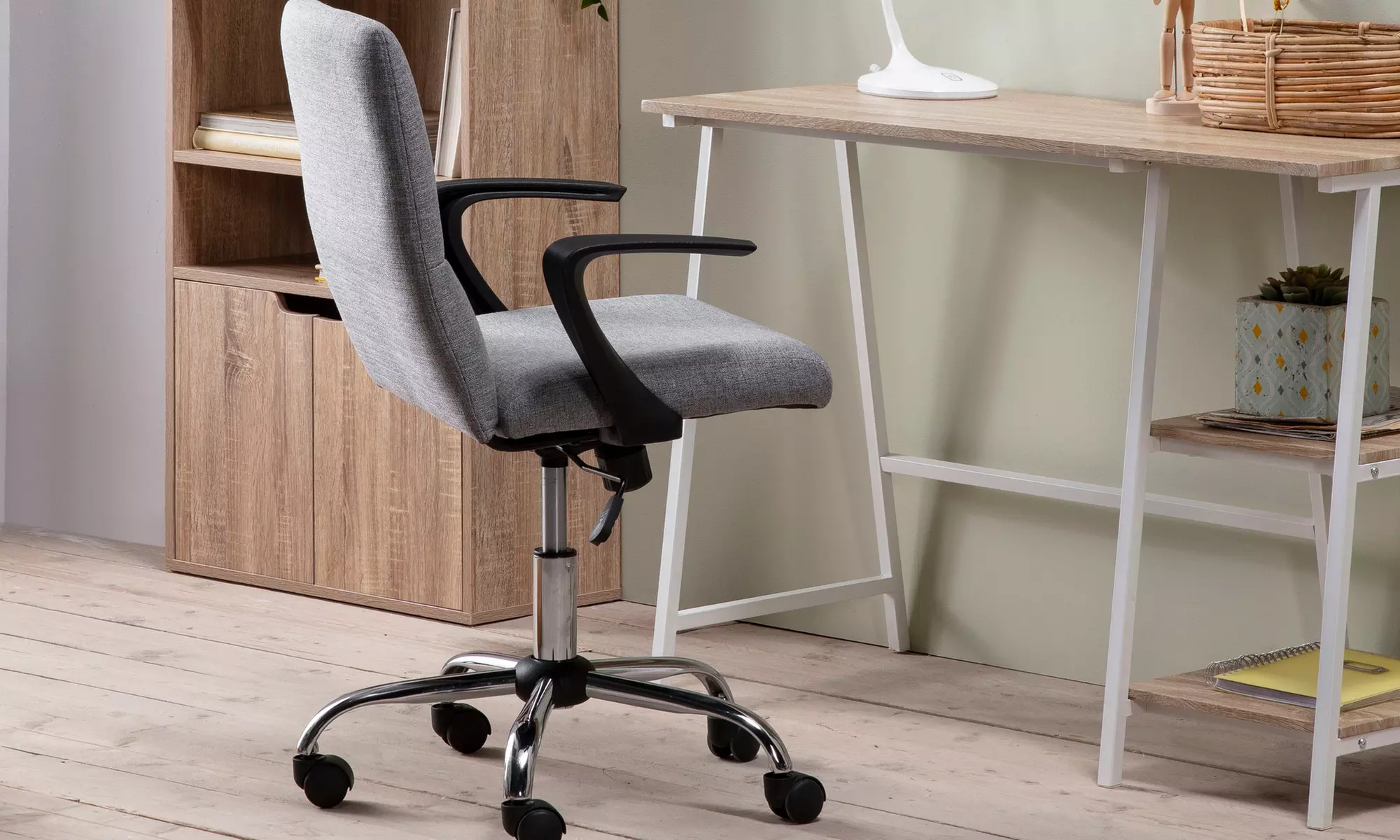 Chaise de bureau "Teo" avec accoudoirs, coloris au choix, livraison offerte - Primary Image