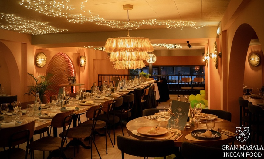 Image 1: De la India a tu mesa: menú degustación para 2 o 4 personas