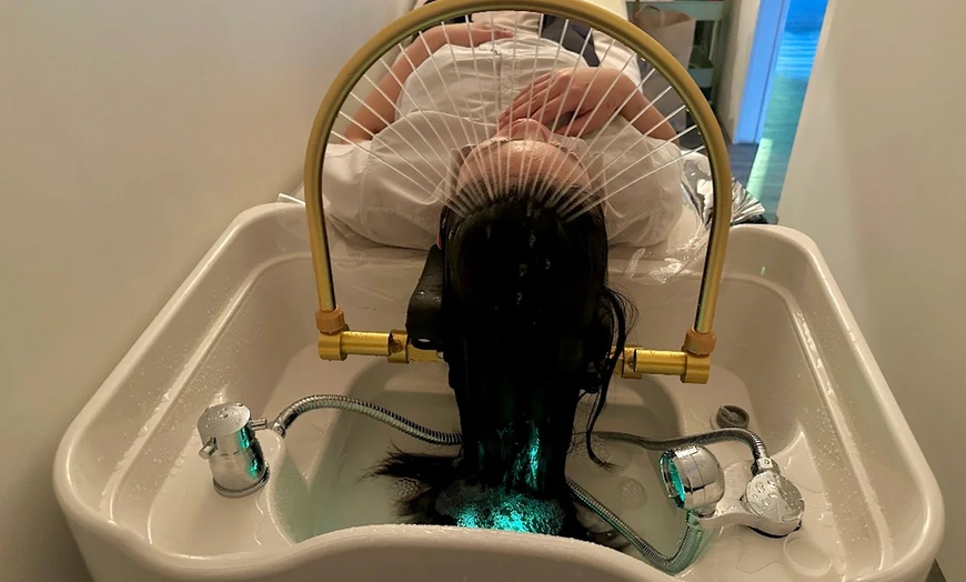 Image 2: Revitalising with a 60 or 90-Minute Japanese Head Spa