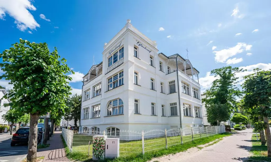 Rügen / Binz: Junior-Suite zur Meerseite inkl. Frühstück oder HP