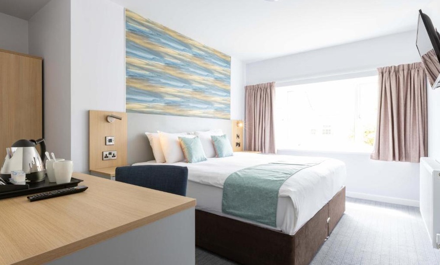 Image 9: Llandudno: Standard Double or Twin Room with Breakfast