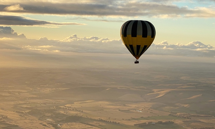 Image 1: Geelong Midweek Sunrise Hot Air Balloon Flight w/ Breakfast for 1 or 2