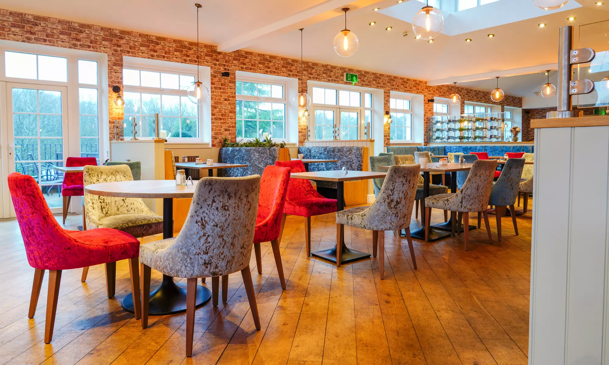 West Yorkshire: Double Room for 2 w/ Breakfast & Dinner, Plus Prosecco