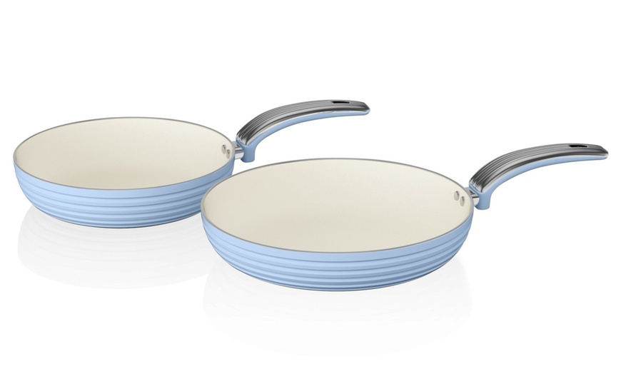 Image 20: Swan Retro Pans Set