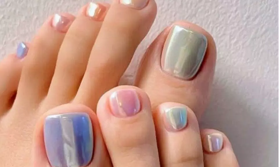 1 o 3 sesiones de manicura y/o pedicura express con semipermanente