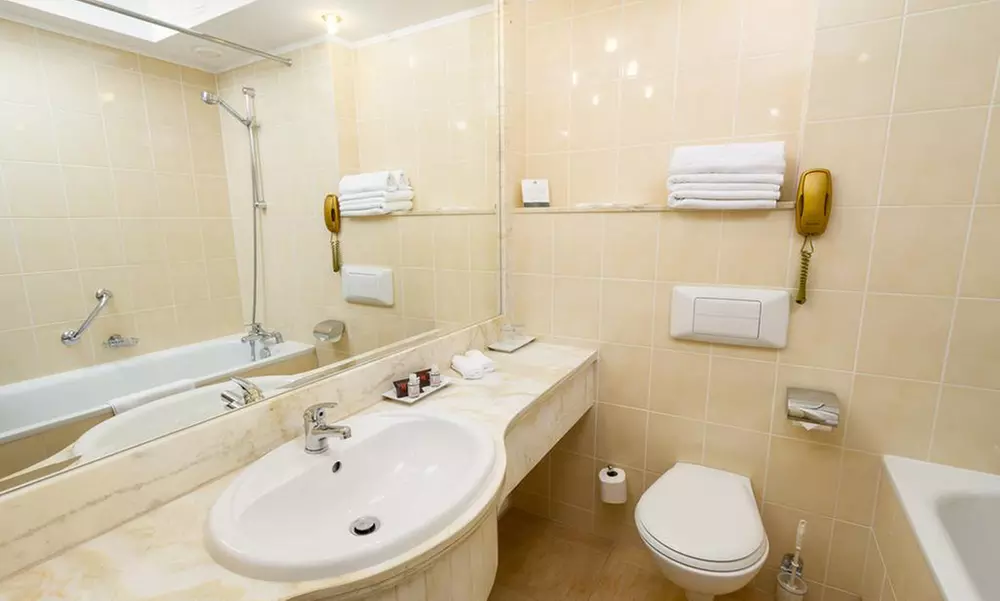 Obniżona Cena - Okolice Warszawy: pokój z wyżywieniem i aquacentrum