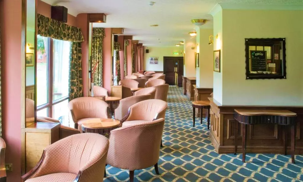 Coventry: Standard Double or Twin Room with Breakfast & Leisure Access