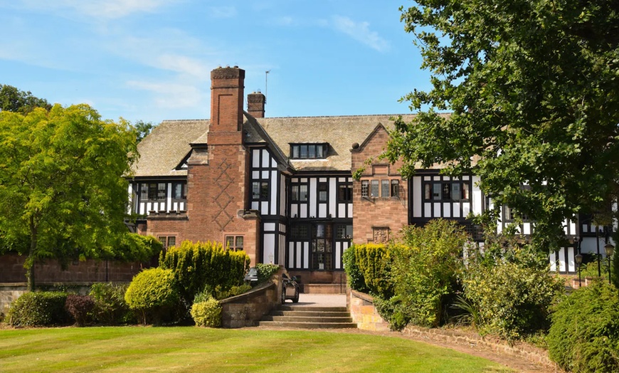 Image 1: Cheshire Countryside: 4* Stay for 2 with Breakfast & Dinner