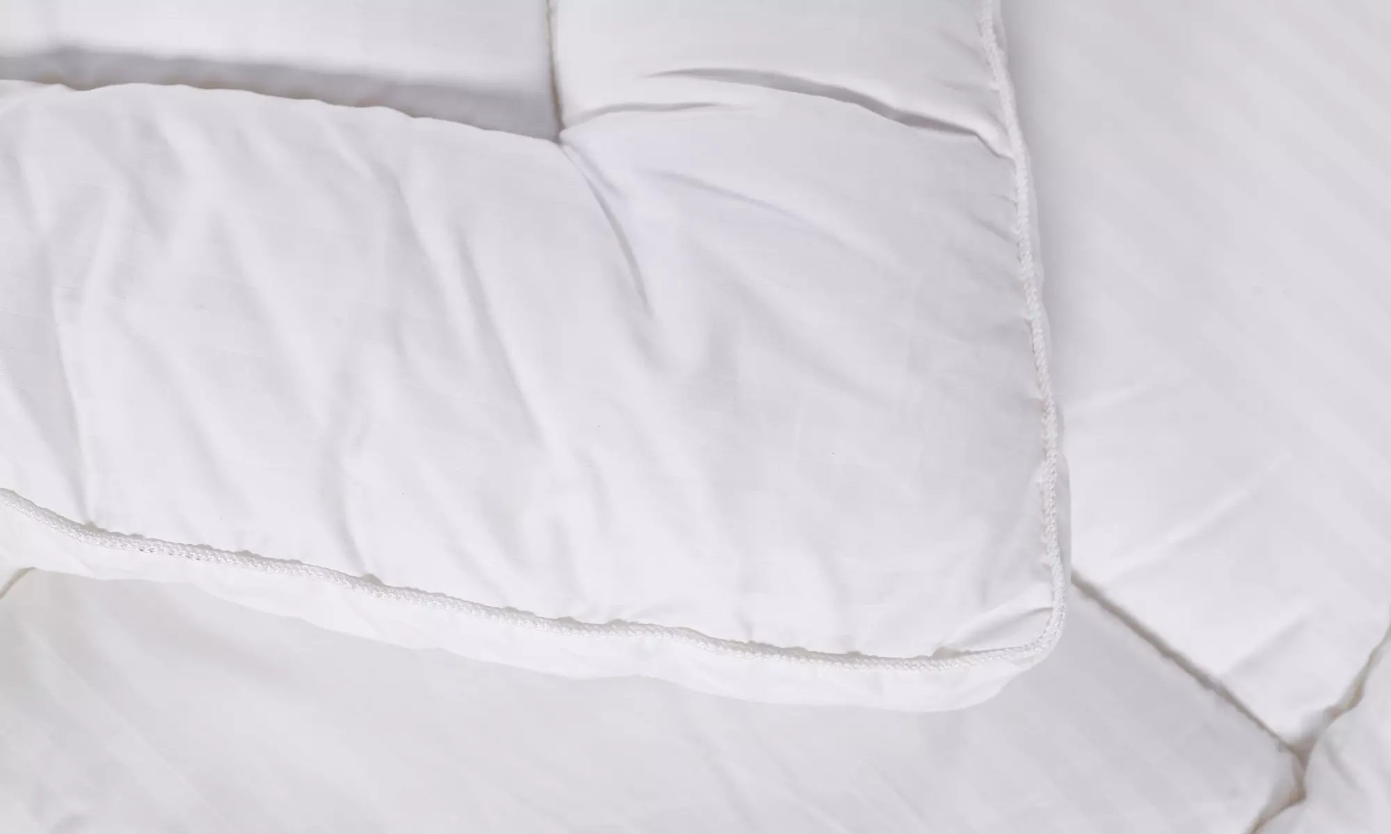 Couette Luxe Grand froid,100% microfibre, 400g/m² de Sampur