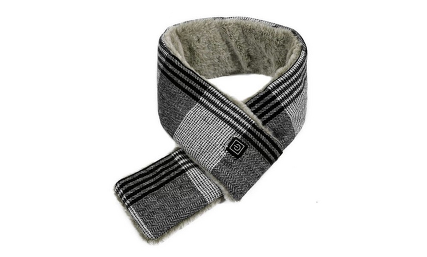 Image 7: USB Charging Thermal Plaid Check Pattern Scarf