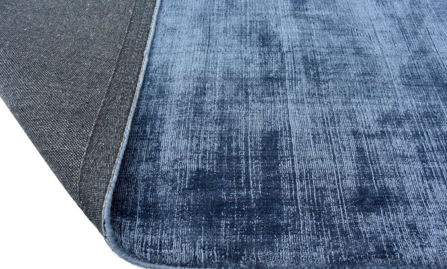 Image 26: Tapis en viscose fait main