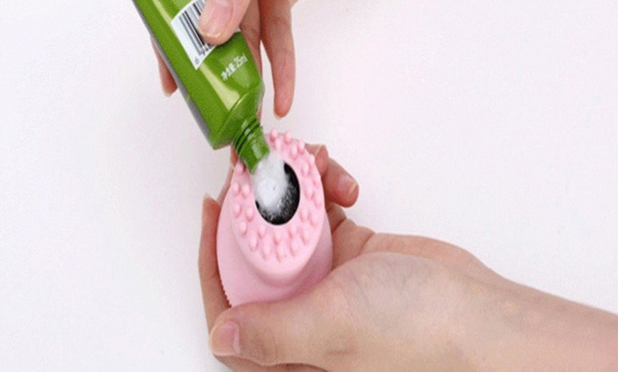 Image 10: Small Octopus Facial Cleaning Brush