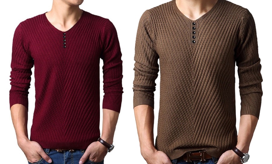 Image 8: Men's Slim Fit V-Neck Jumpers