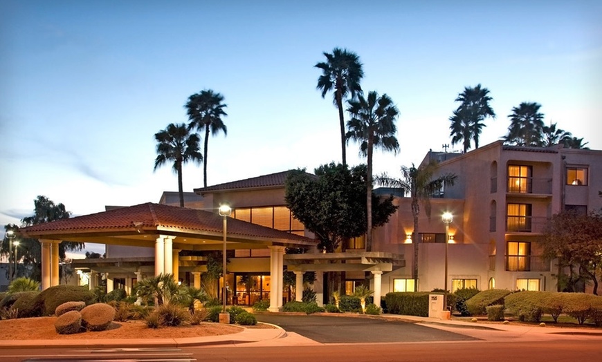 Best Western Scottsdale Thunderbird Suites in - Scottsdale, AZ ...