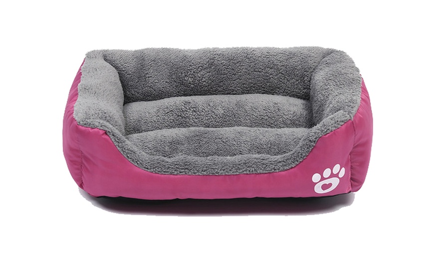 Image 4: Winter Warm Pet Lounge Bed