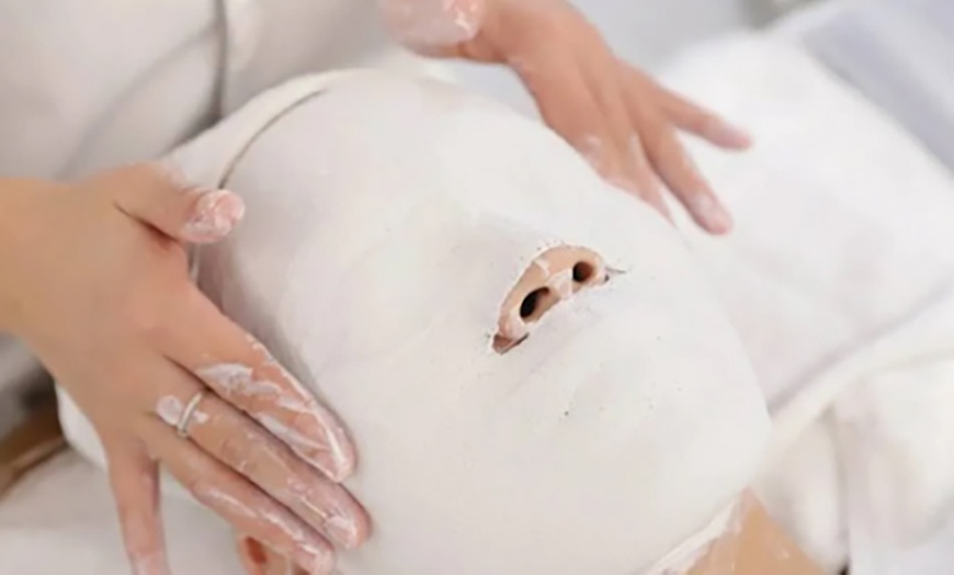 Image 1: 1-2 Anti-Aging-Gesichtsbehandlungen inkl. Gesichtsmaske für 1 Person