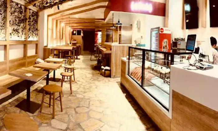 Bocadillos ibéricos, bebidas y dulces para 2 o 4 personas