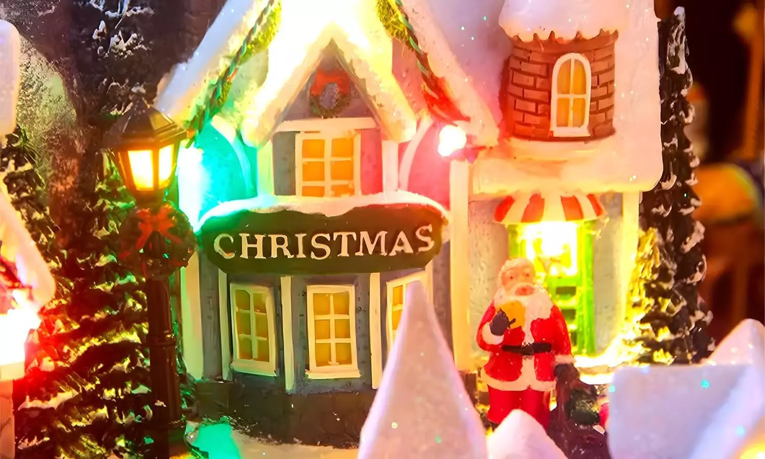 Weihnachtliche Szene mit Musik und Beleuchtung