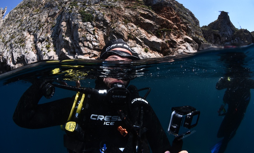 Image 15: ¡Explora las Islas Medes con un bautismo de buceo!