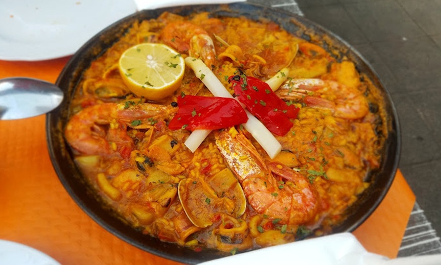 Image 2: Menú especial para 2: Cachopos o arroz de marisco con entrantes