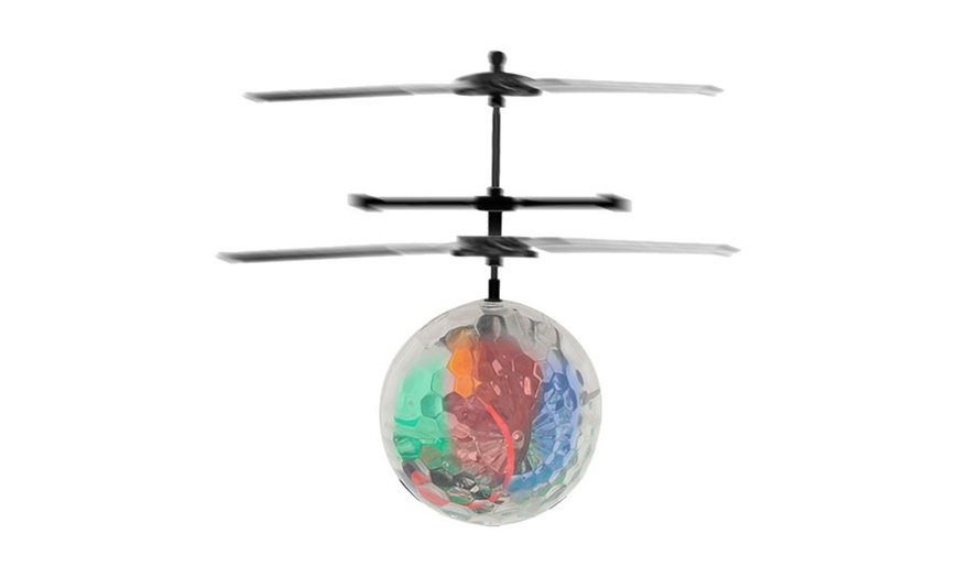 Image 2: Doodle LED Flying Helicopter Ball