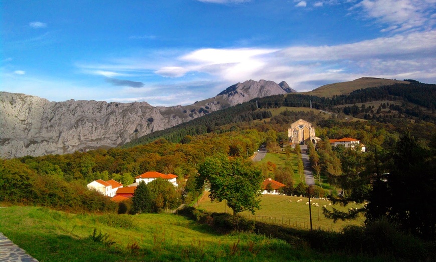 Image 15: Bilbao: 1, 2 o 3 noches con desayuno y spa