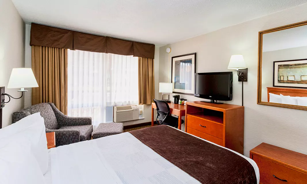 Stay at The Downtown Duluth Inn in Minnesota - Primary Image