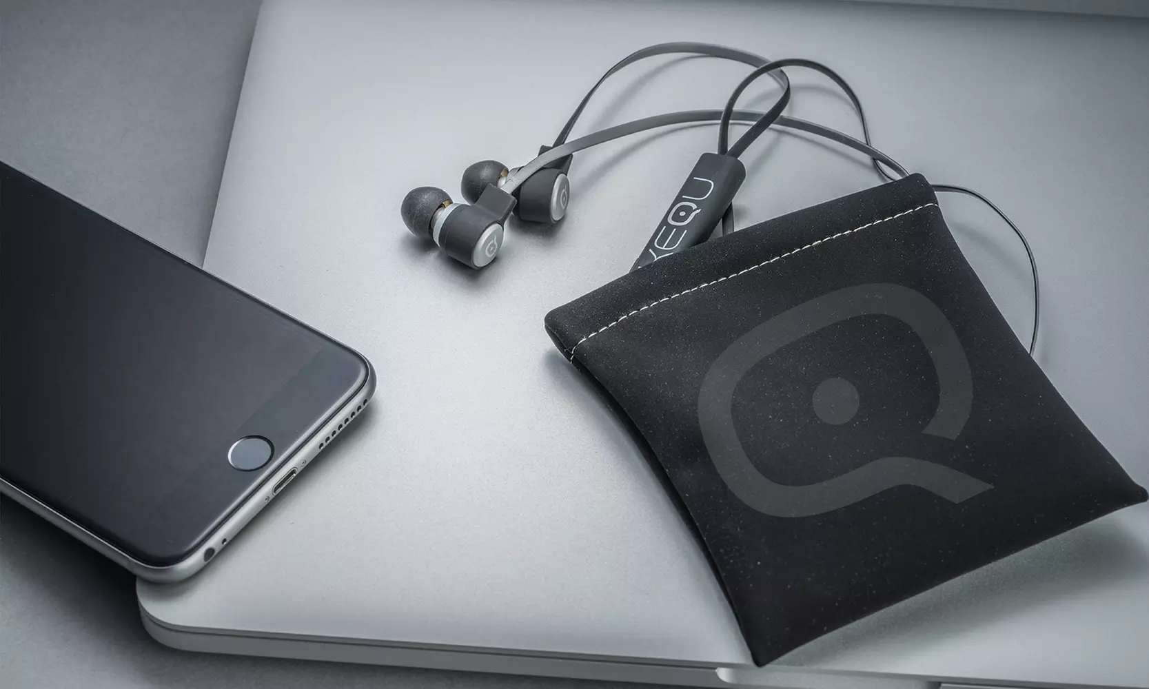 Écouteurs de sport Bluetooth de la marque Kequ - Primary Image