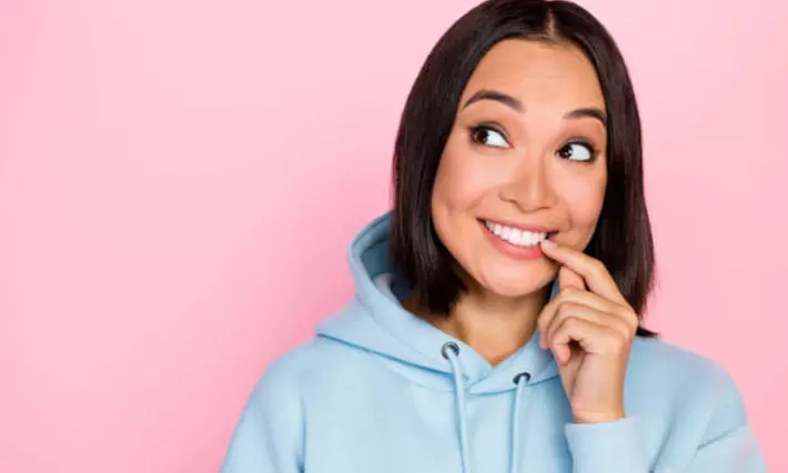 Higiene bucal con limpieza profunda de encías en 1 o 2 arcadas para 1 persona con hasta un 79% de descuento - Primary Image