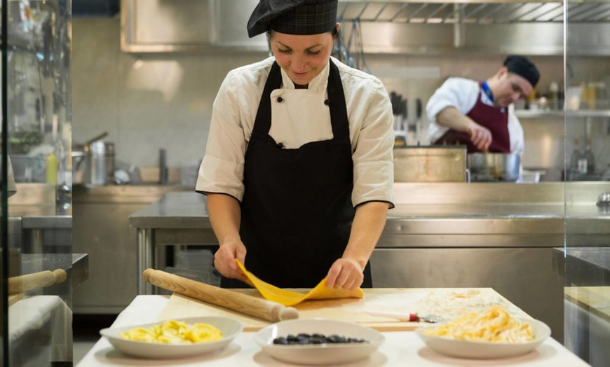Image 14: Arezzo: Soggiorno in camera doppia con colazione o cena