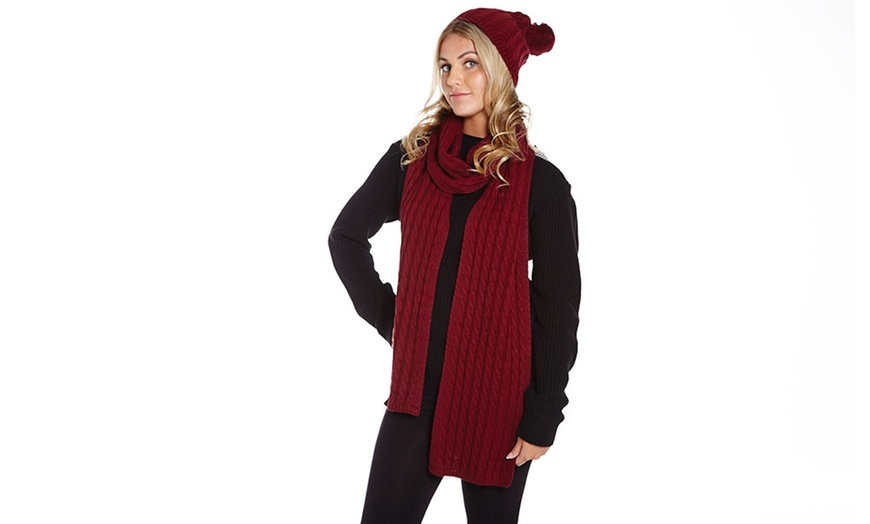 Image 8: Knit Hat and Scarf Set