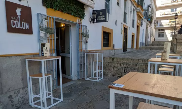 Brunch variado para 2 o 4 con bebidas frías y calientes incluidas