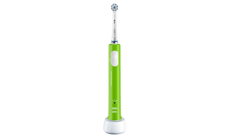 Image 3: Oral-B Junior Electric Toothbrush