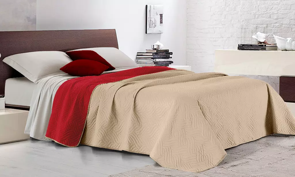 Zweifarbige Tagesdecke