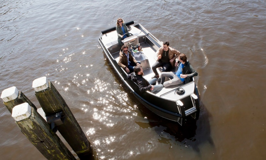 Image 2: Amsterdam vanaf het water: sloep huren tot max. 10 personen