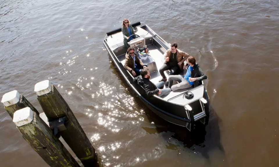 Amsterdam vanaf het water: sloep huren tot max. 10 personen