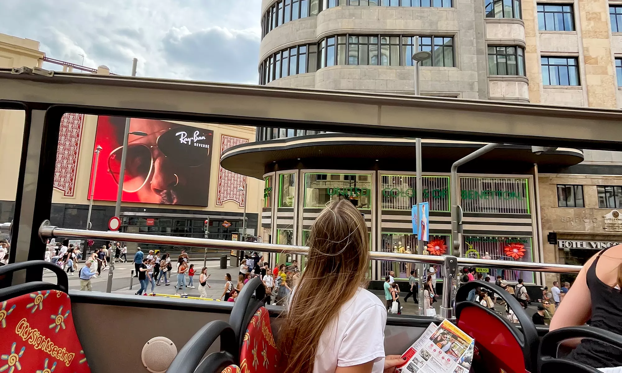 Recorre Madrid a tu ritmo: tour en autobús y a pie incluido