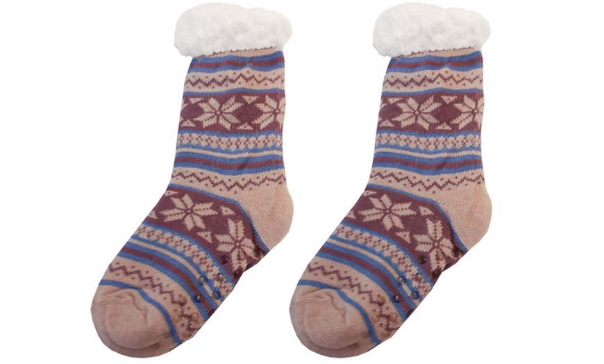 Image 21: Festive Warm Sherpa Fur Slipper Socks