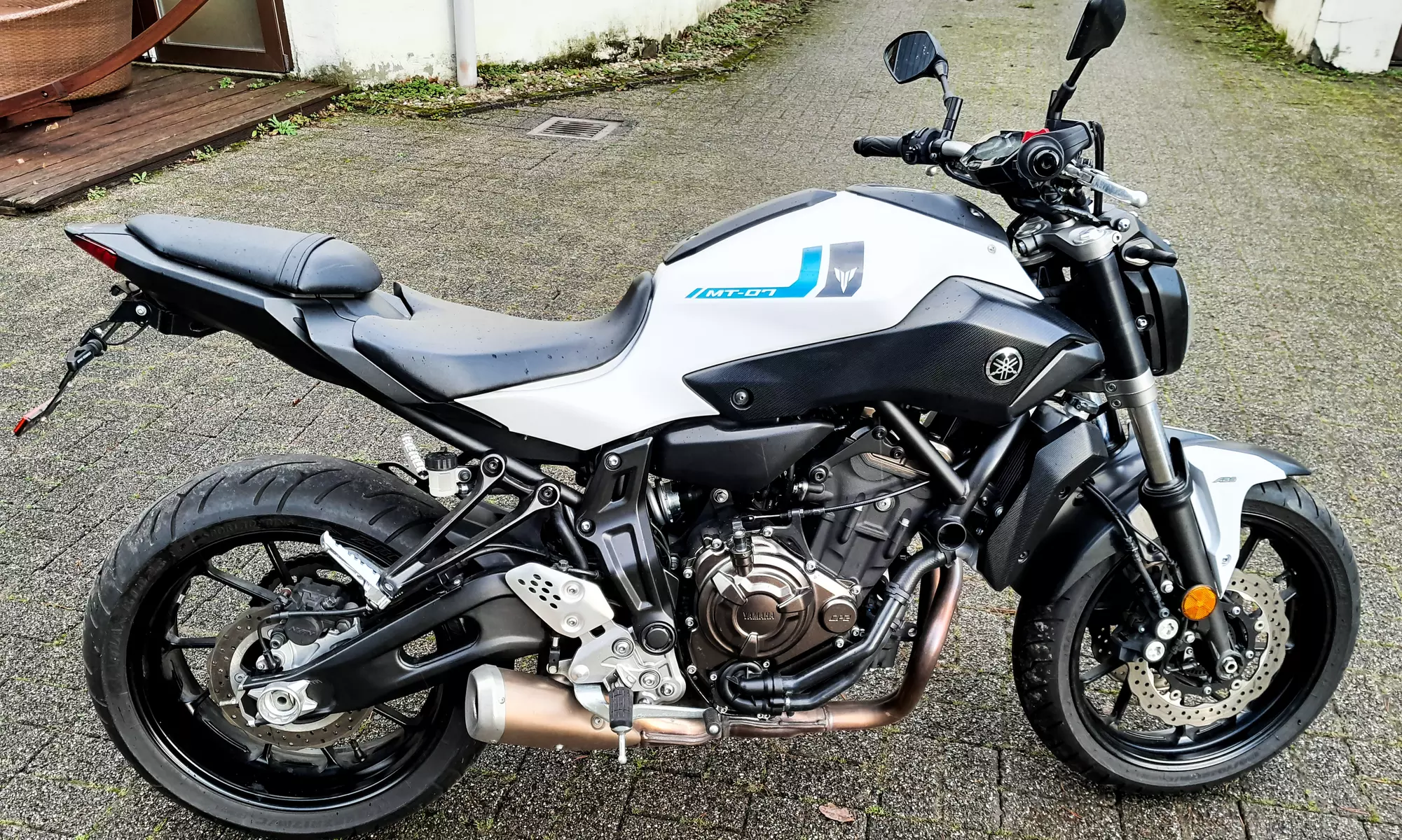 Motoradverleih mit verschiedenen Modellen für bis zu 4 Tage