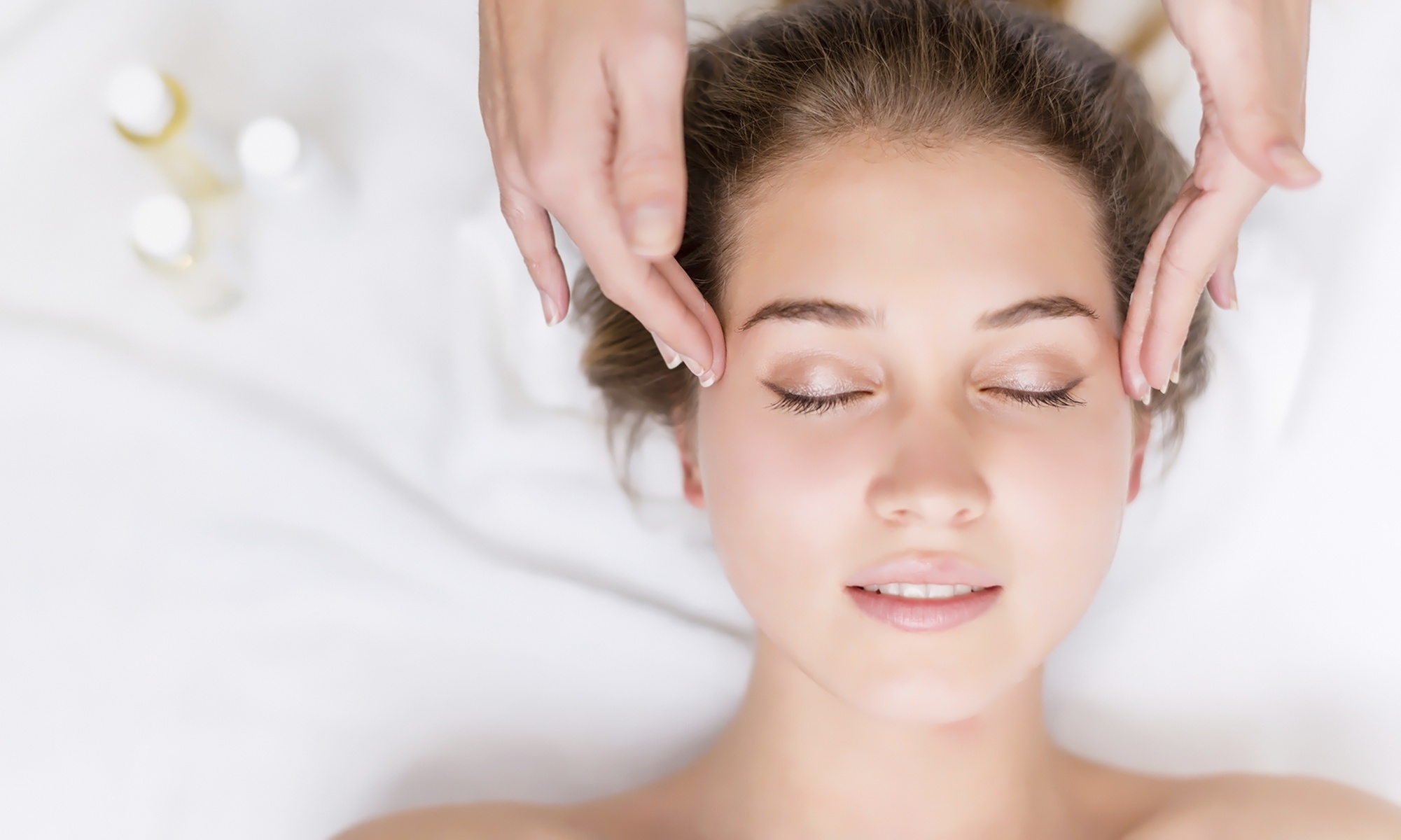1 or 2 60-Minute Hydration, Deep Pore, or Vitamin C Facials w/ Massage