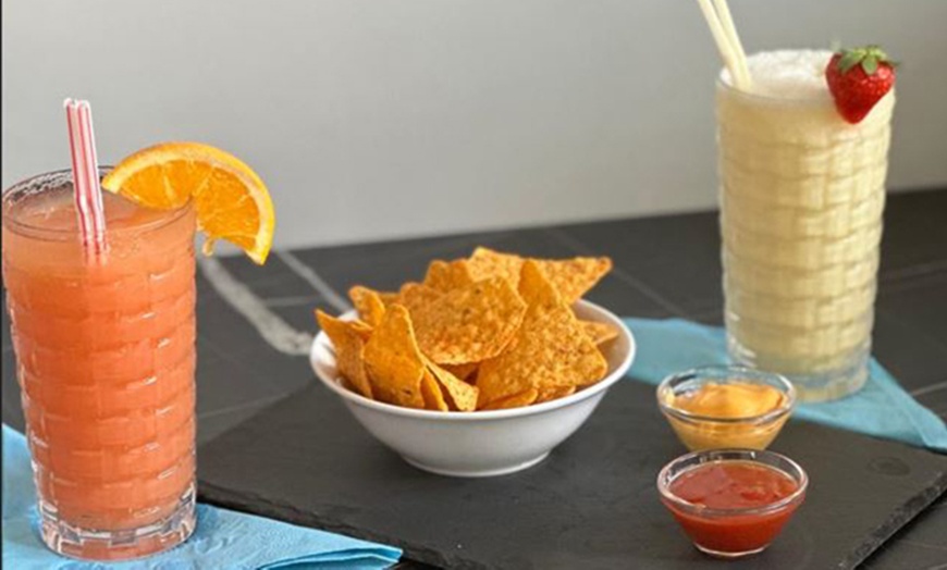 Image 1: Cocktails nach Wahl inkl. Nacho-Platte mit Dip für 2-6 Personen