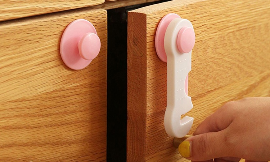 Image 4: Six-Piece Child-Safe Cupboard Locks