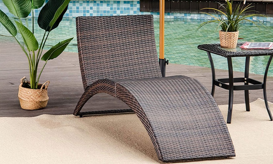 Image 7: Outsunny Rattan Sun Lounger in choice of colours 