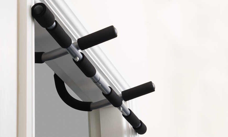 Image 3: Door Frame Chin-Up Workout Bar